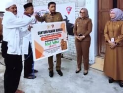 Walikota Ambon Salurkan Hewan Kurban Presiden Prabowo Subianto ke Masjid As-Salamah Air Salobar